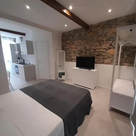 Elia Apartment